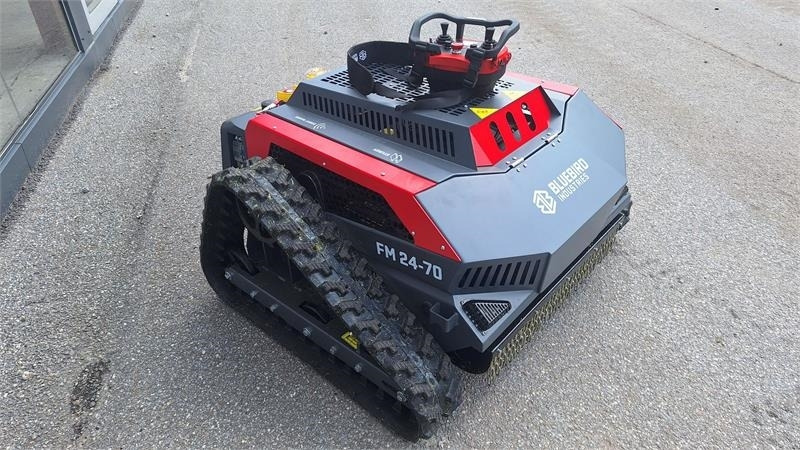 Blue Bird Fm24-70 Fabriks ny - جزازة عشب الحدائق: صورة 3 Blue Bird Fm24-70 Fabriks ny - جزازة عشب الحدائق: صورة 3