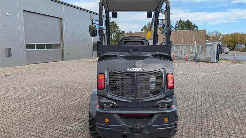 Danloader 1020 D - لودر مفصلي صغير: صورة 4 Danloader 1020 D - لودر مفصلي صغير: صورة 4