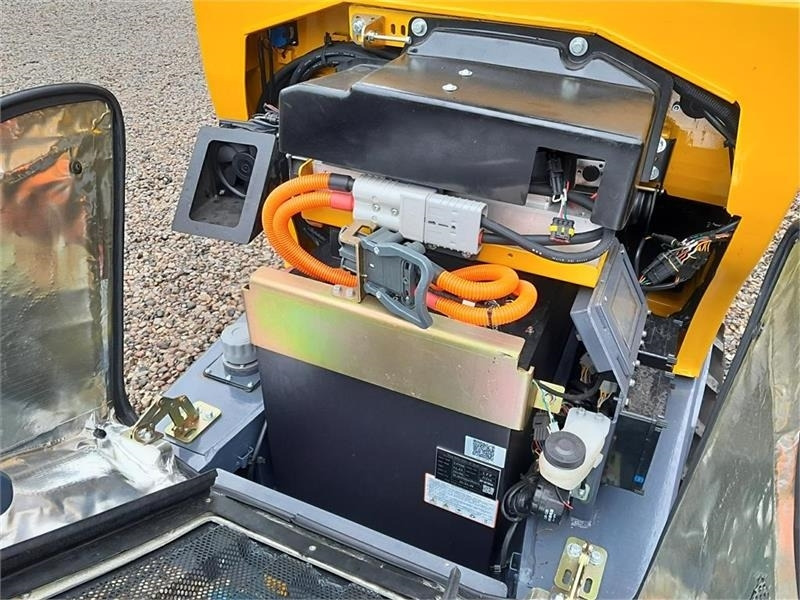 Eurotrac W11 ELEKTRISK - لودر مفصلي صغير: صورة 4 Eurotrac W11 ELEKTRISK - لودر مفصلي صغير: صورة 4