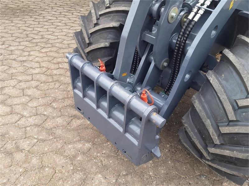 Eurotrac W12 med førerhus - لودر مفصلي صغير: صورة 5 Eurotrac W12 med førerhus - لودر مفصلي صغير: صورة 5