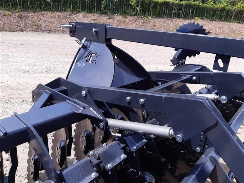Inter-Tech Diskharve 4 meter J-Maskiner 4 meter med hydraulis - مسفلة قرصية: صورة 4 Inter-Tech Diskharve 4 meter J-Maskiner 4 meter med hydraulis - مسفلة قرصية: صورة 4