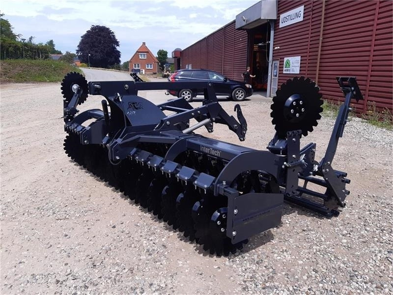 Inter-Tech Diskharve 4 meter J-Maskiner 4 meter med hydraulis - مسفلة قرصية: صورة 1 Inter-Tech Diskharve 4 meter J-Maskiner 4 meter med hydraulis - مسفلة قرصية: صورة 1
