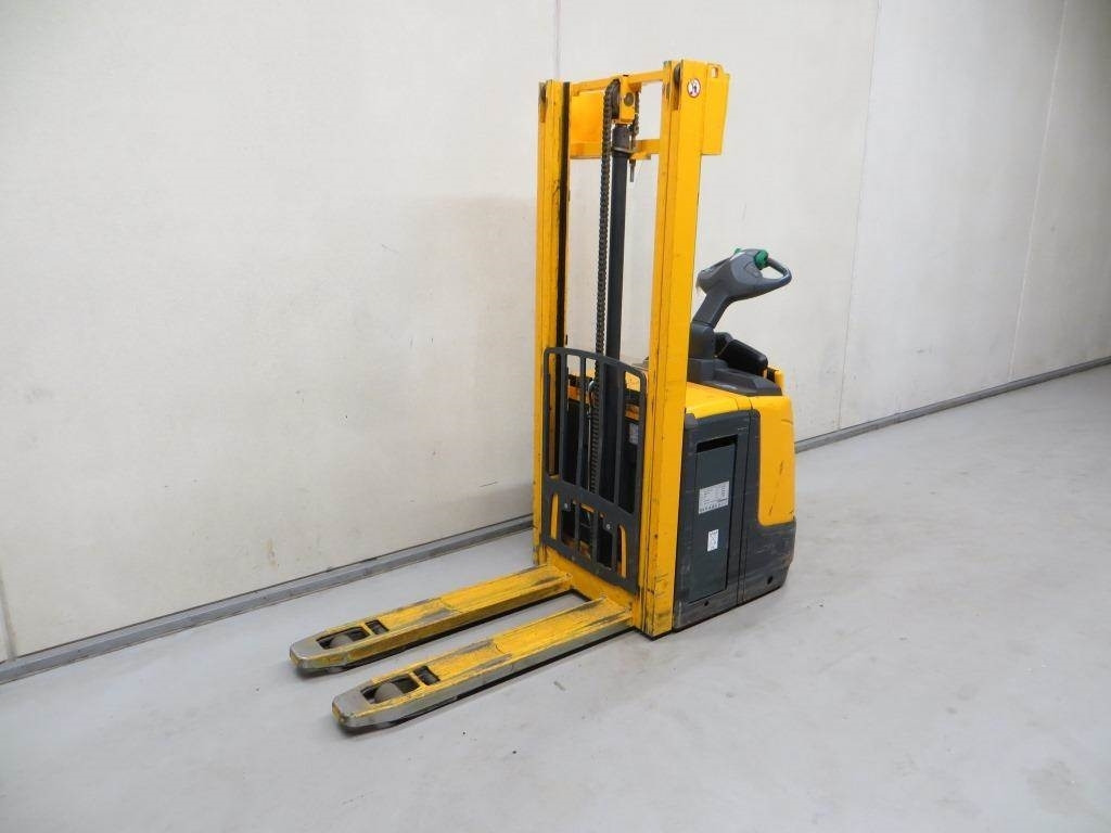 Jungheinrich ERC 212Z - آلة تكديس: صورة 3 Jungheinrich ERC 212Z - آلة تكديس: صورة 3