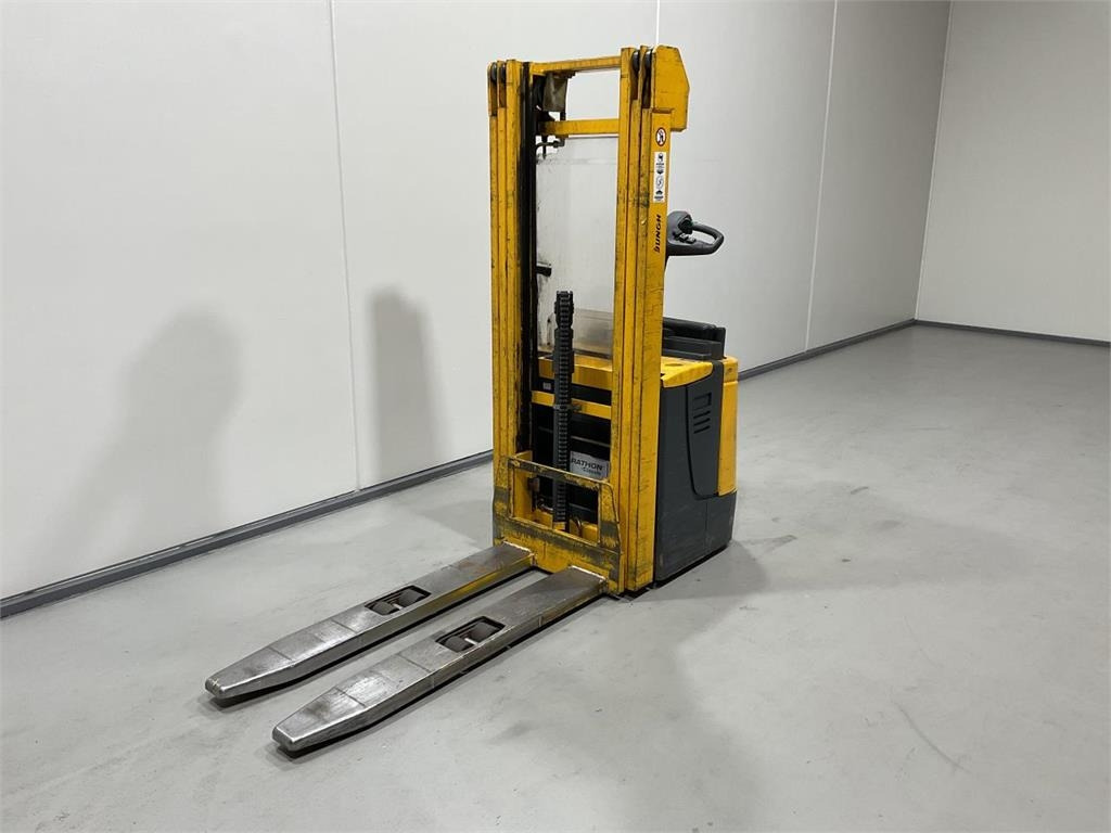 Jungheinrich ERC 214 - آلة تكديس: صورة 4 Jungheinrich ERC 214 - آلة تكديس: صورة 4