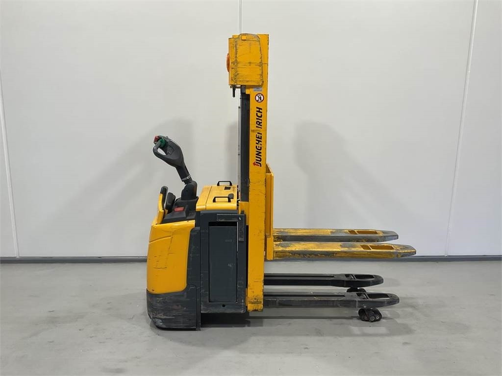 Jungheinrich ERC 220Z - آلة تكديس: صورة 1 Jungheinrich ERC 220Z - آلة تكديس: صورة 1