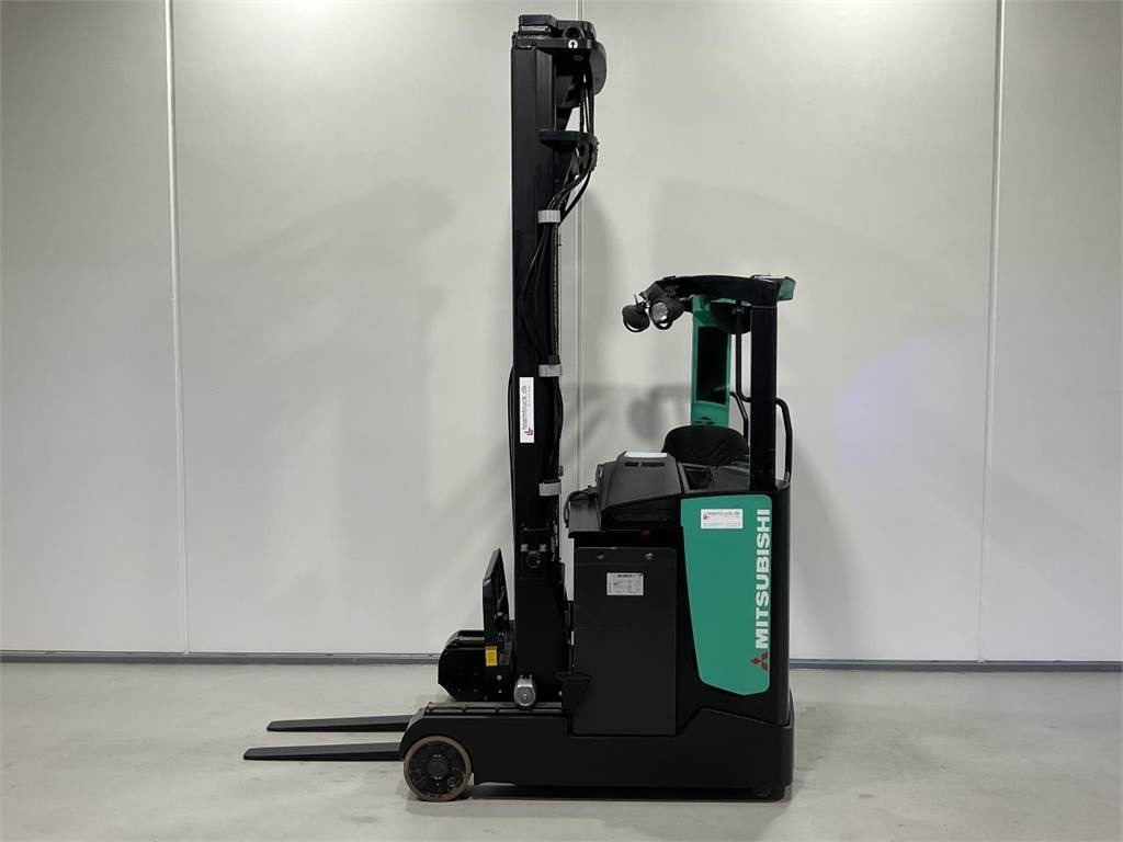 Mitsubishi RB16NH - رافعة شوكية للوصول للأماكن الضيقة: صورة 3 Mitsubishi RB16NH - رافعة شوكية للوصول للأماكن الضيقة: صورة 3