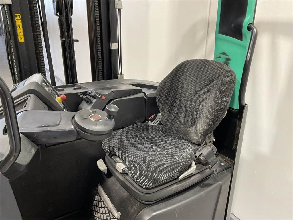 Mitsubishi RB16NH - رافعة شوكية للوصول للأماكن الضيقة: صورة 5 Mitsubishi RB16NH - رافعة شوكية للوصول للأماكن الضيقة: صورة 5