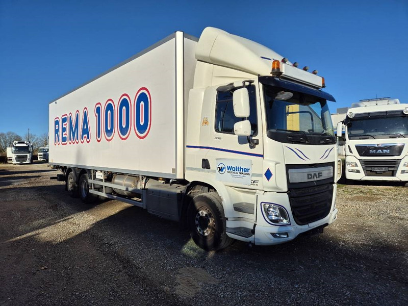 DAF CF 330 // 2 compartments / Cold/freeze - شاحنة ذات مبرد: صورة 2 DAF CF 330 // 2 compartments / Cold/freeze - شاحنة ذات مبرد: صورة 2