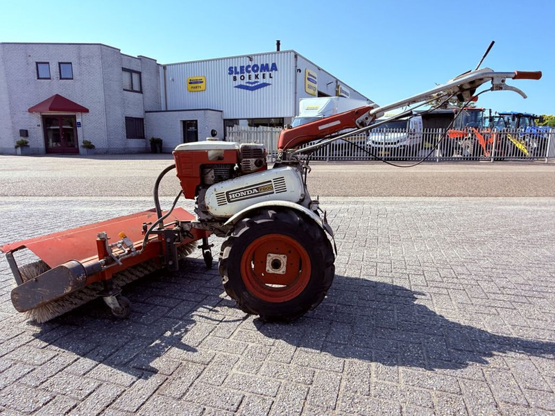 Honda F800 Veegmachine - سياره كنس شوارع: صورة 1 Honda F800 Veegmachine - سياره كنس شوارع: صورة 1