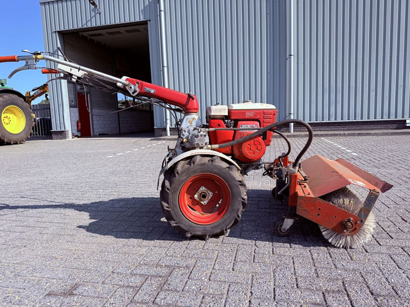 Honda F800 Veegmachine - سياره كنس شوارع: صورة 4 Honda F800 Veegmachine - سياره كنس شوارع: صورة 4