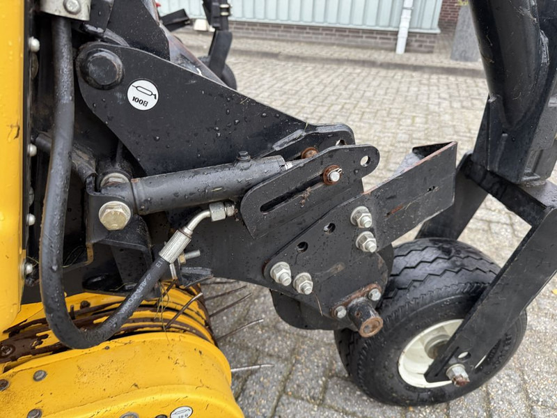 آلات الحصاد New Holland 300FPE Gras Pickup: صورة 11 آلات الحصاد New Holland 300FPE Gras Pickup: صورة 11