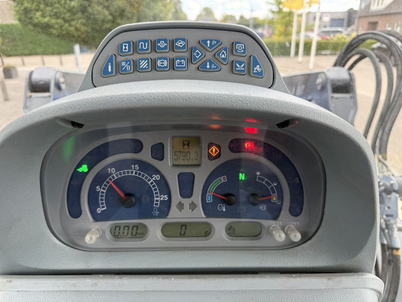 New Holland T6.175 AC T4B - جرار: صورة 5 New Holland T6.175 AC T4B - جرار: صورة 5