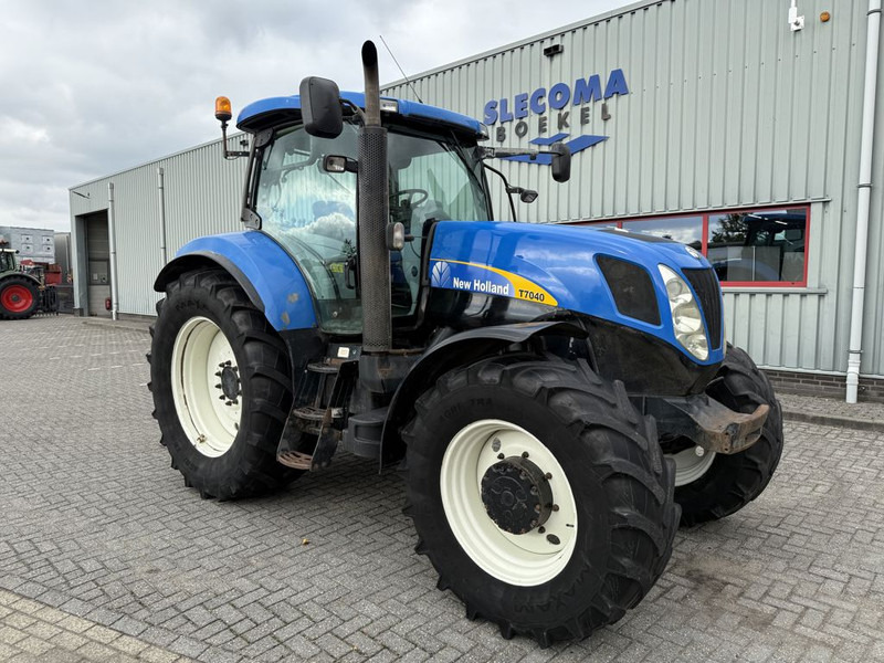 New Holland T7040 Power Command - جرار: صورة 4 New Holland T7040 Power Command - جرار: صورة 4