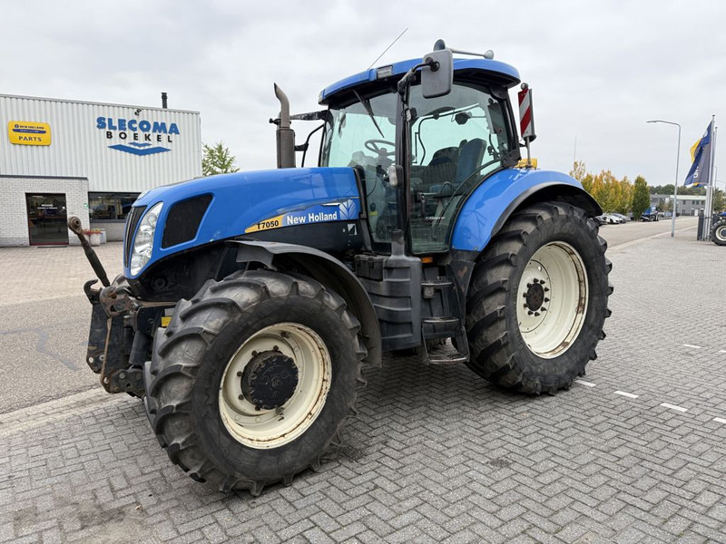 New Holland T7050 Power Command - جرار: صورة 1 New Holland T7050 Power Command - جرار: صورة 1