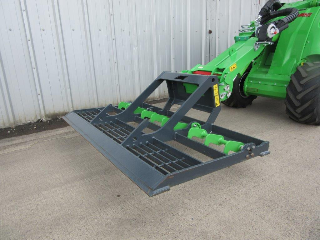 AVANT LEVELLER HEAVY DUTY - لودر مفصلي صغير: صورة 1 AVANT LEVELLER HEAVY DUTY - لودر مفصلي صغير: صورة 1