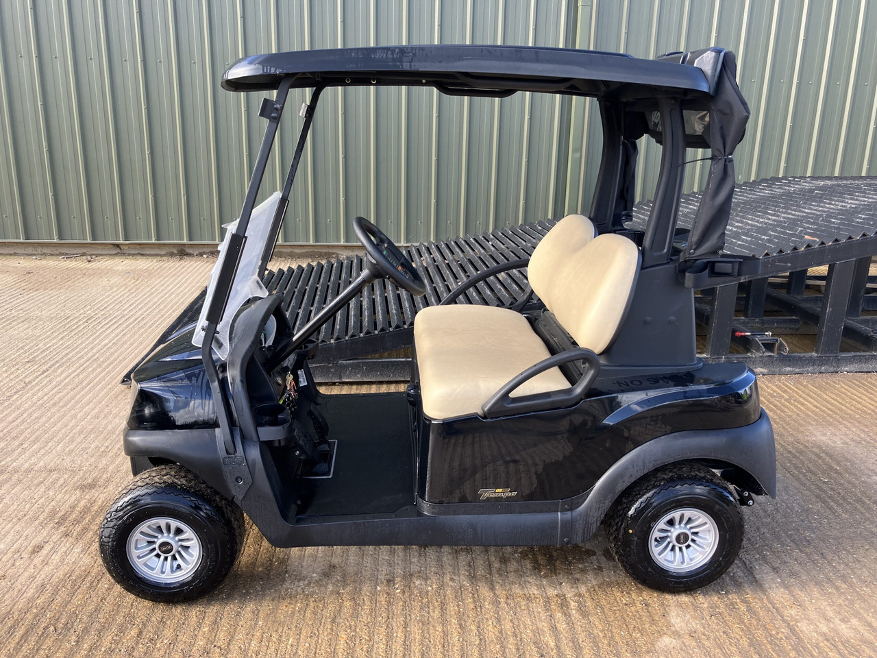 Club Car Tempo Golf Buggy - عربة جولف: صورة 2 Club Car Tempo Golf Buggy - عربة جولف: صورة 2