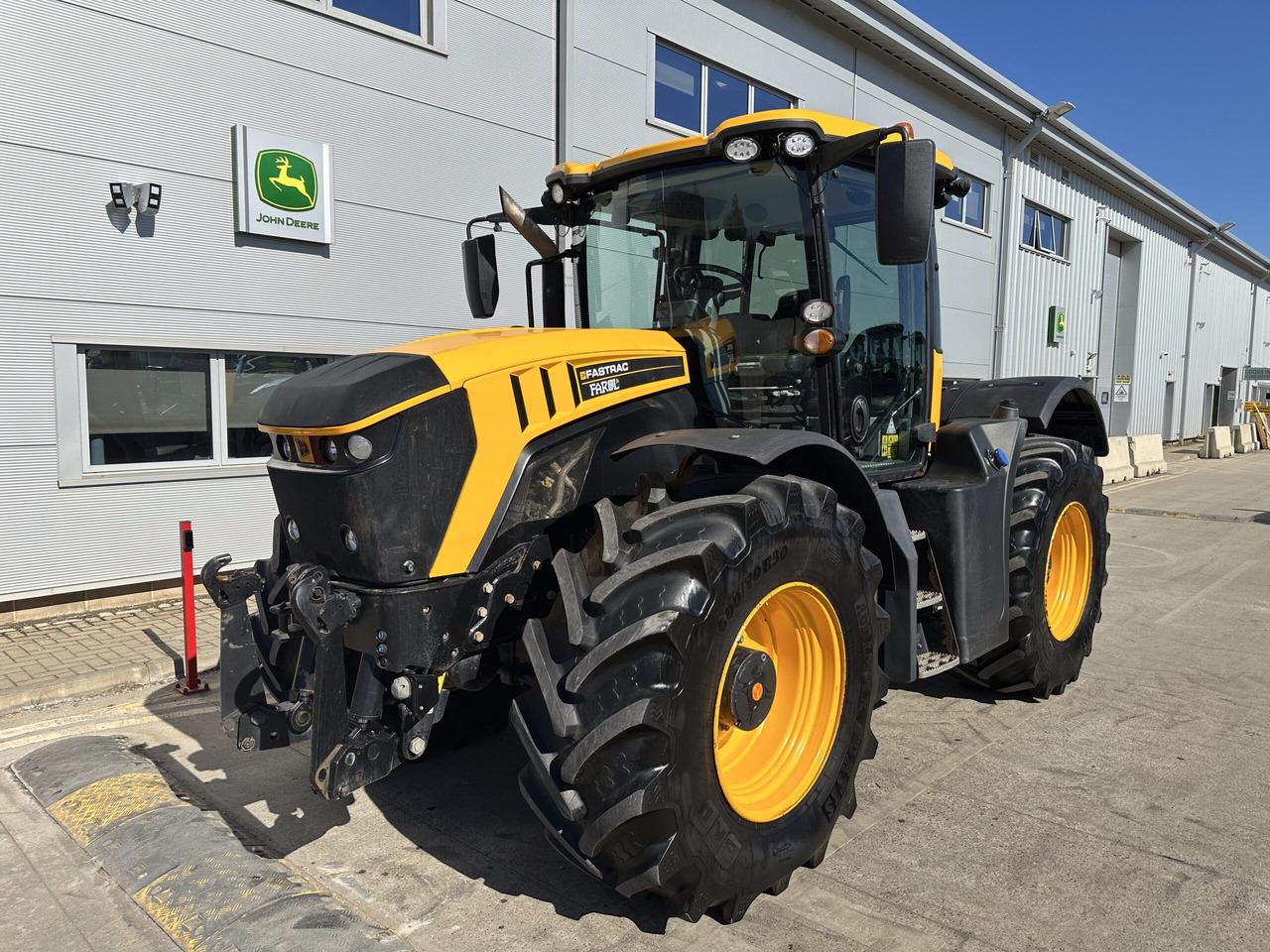 JCB Fastrac 4220 - جرار: صورة 1 JCB Fastrac 4220 - جرار: صورة 1