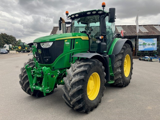 JOHN DEERE 6R 250 - جرار: صورة 1 JOHN DEERE 6R 250 - جرار: صورة 1