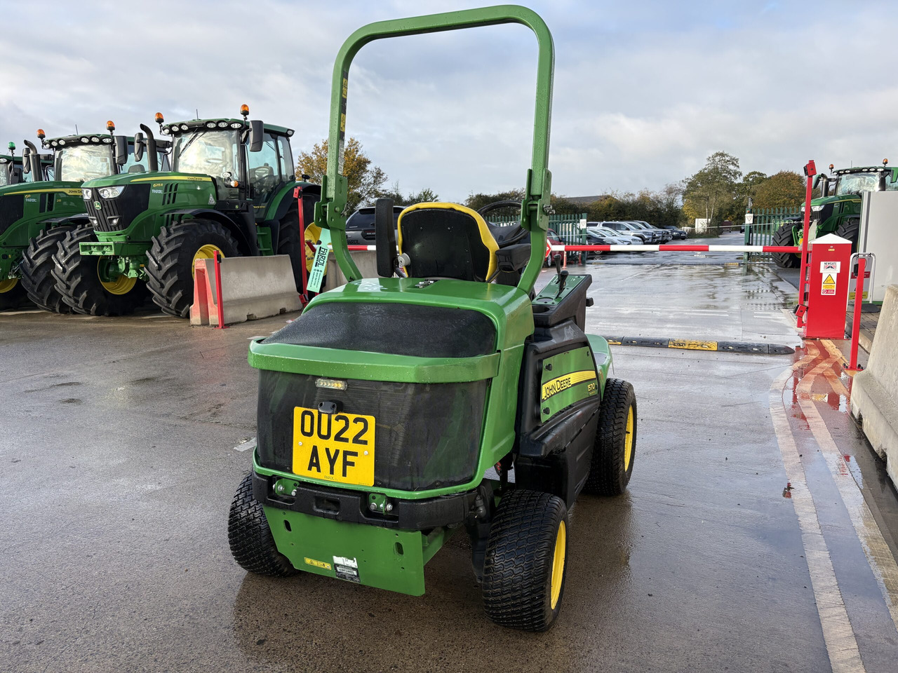 John Deere 1570 Power Unit - جزازة عشب الحدائق: صورة 4 John Deere 1570 Power Unit - جزازة عشب الحدائق: صورة 4