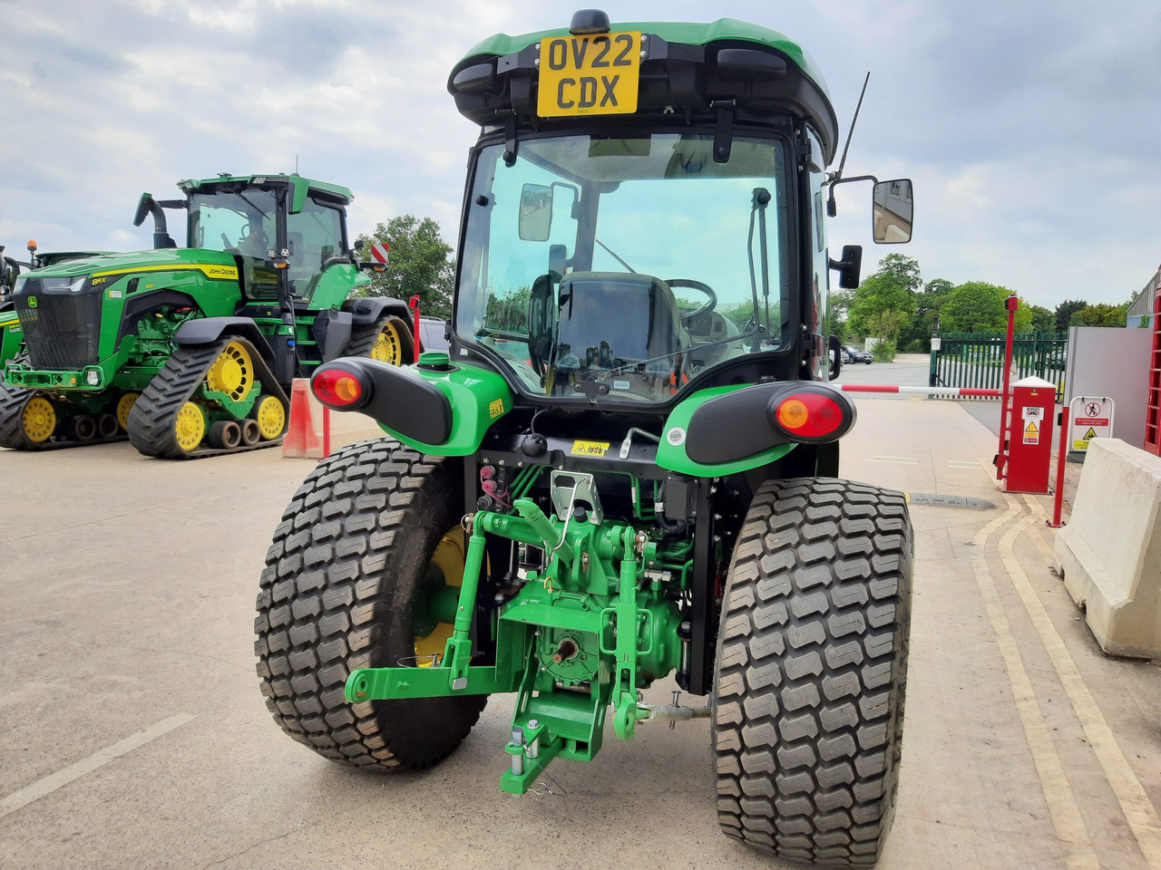 John Deere 4066R Compact Tractor - جرار صغير: صورة 4 John Deere 4066R Compact Tractor - جرار صغير: صورة 4