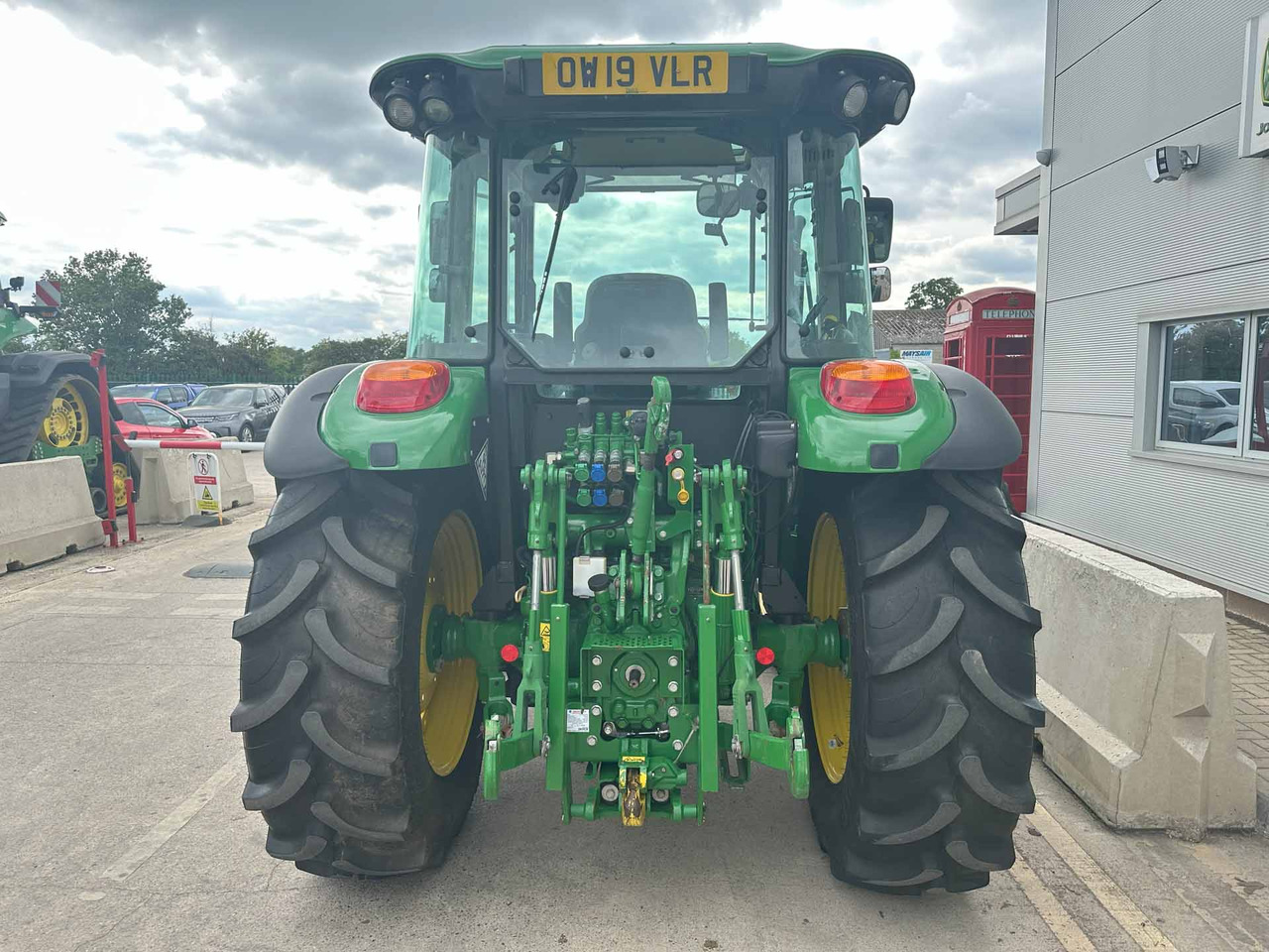 جرار John Deere 5090M: صورة 18