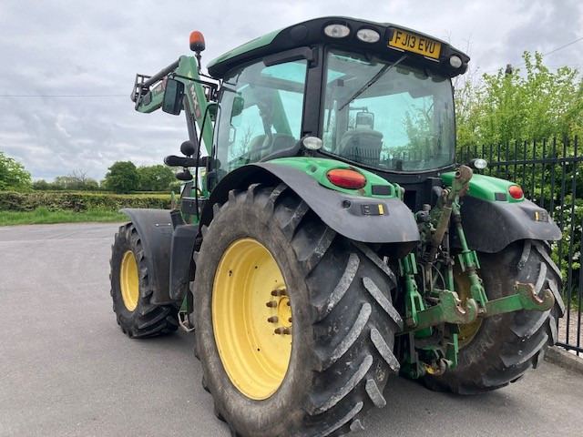 John Deere 6125R - جرار: صورة 4 John Deere 6125R - جرار: صورة 4