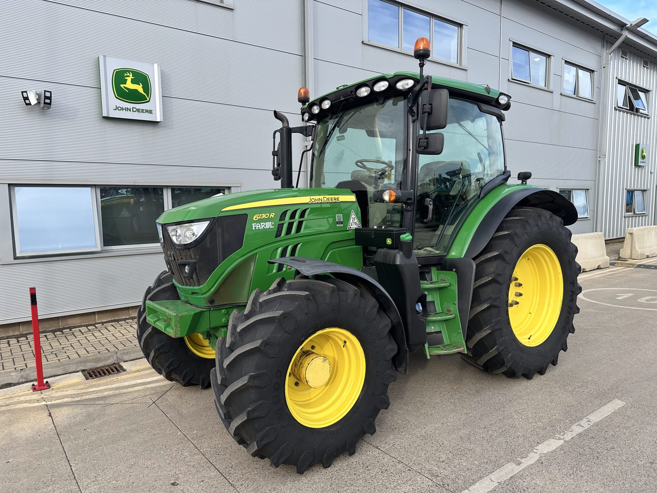 John Deere 6130R - جرار: صورة 1 John Deere 6130R - جرار: صورة 1