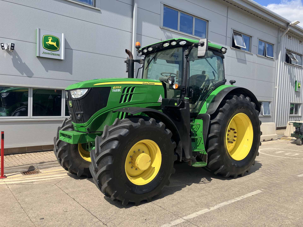 John Deere 6215R - جرار: صورة 1 John Deere 6215R - جرار: صورة 1