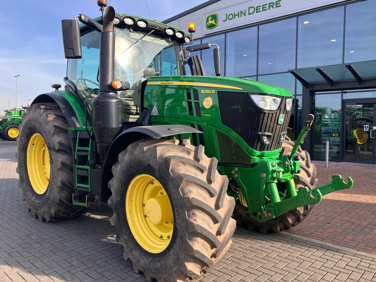 John Deere 6250R - جرار: صورة 1 John Deere 6250R - جرار: صورة 1