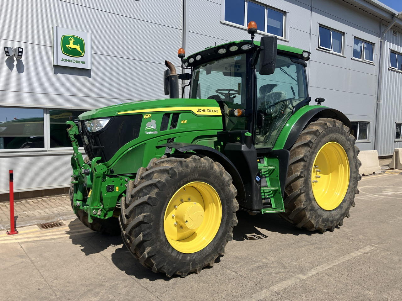 John Deere 6R 185 - جرار: صورة 1 John Deere 6R 185 - جرار: صورة 1