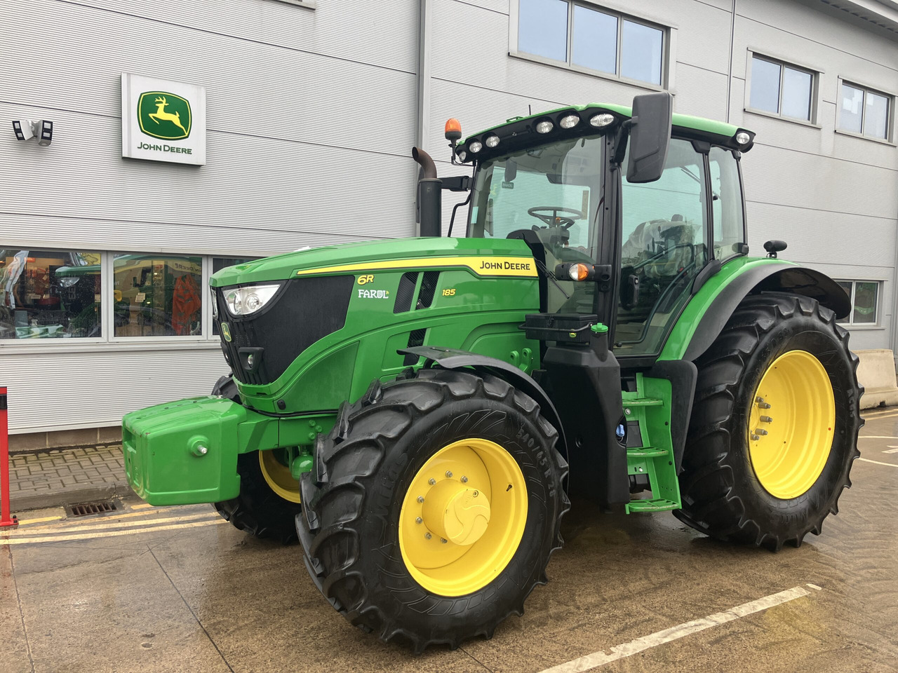 John Deere 6R 185 - جرار: صورة 1 John Deere 6R 185 - جرار: صورة 1