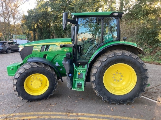 John Deere 6R 185 - جرار: صورة 1 John Deere 6R 185 - جرار: صورة 1