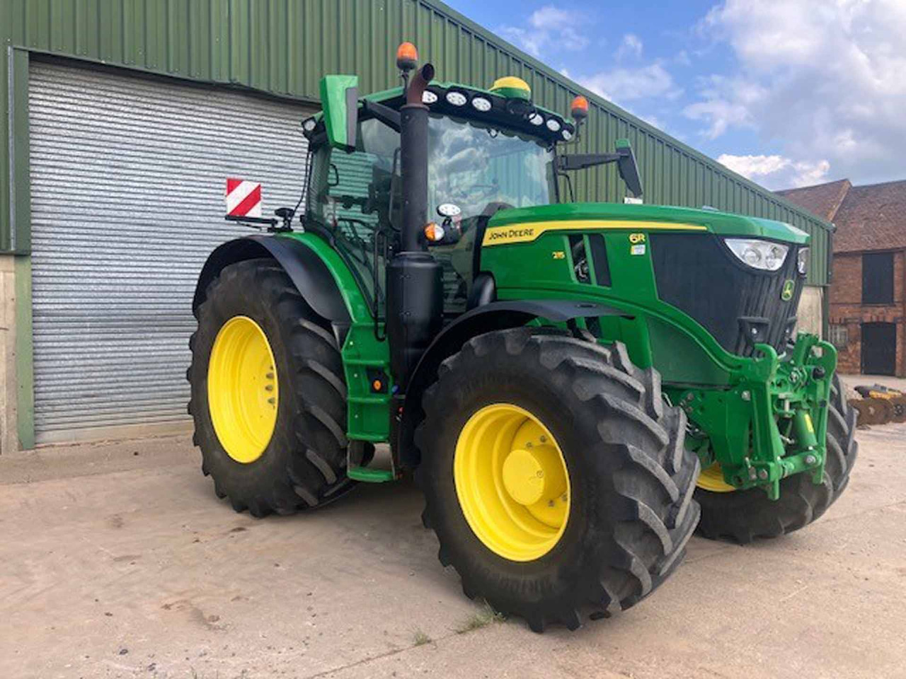 John Deere 6R 215 - جرار: صورة 2 John Deere 6R 215 - جرار: صورة 2