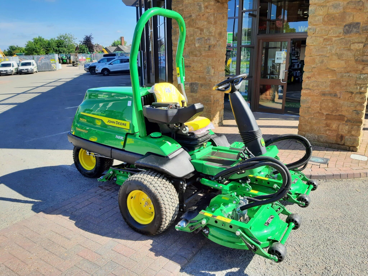 John Deere 7400A utility triple pod rotary mower - جزازة عشب الحدائق: صورة 1 John Deere 7400A utility triple pod rotary mower - جزازة عشب الحدائق: صورة 1
