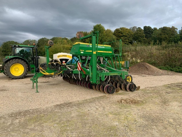 John Deere 750A - آلة بذر: صورة 1 John Deere 750A - آلة بذر: صورة 1