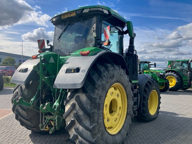 John Deere 7R 330 - جرار: صورة 4 John Deere 7R 330 - جرار: صورة 4