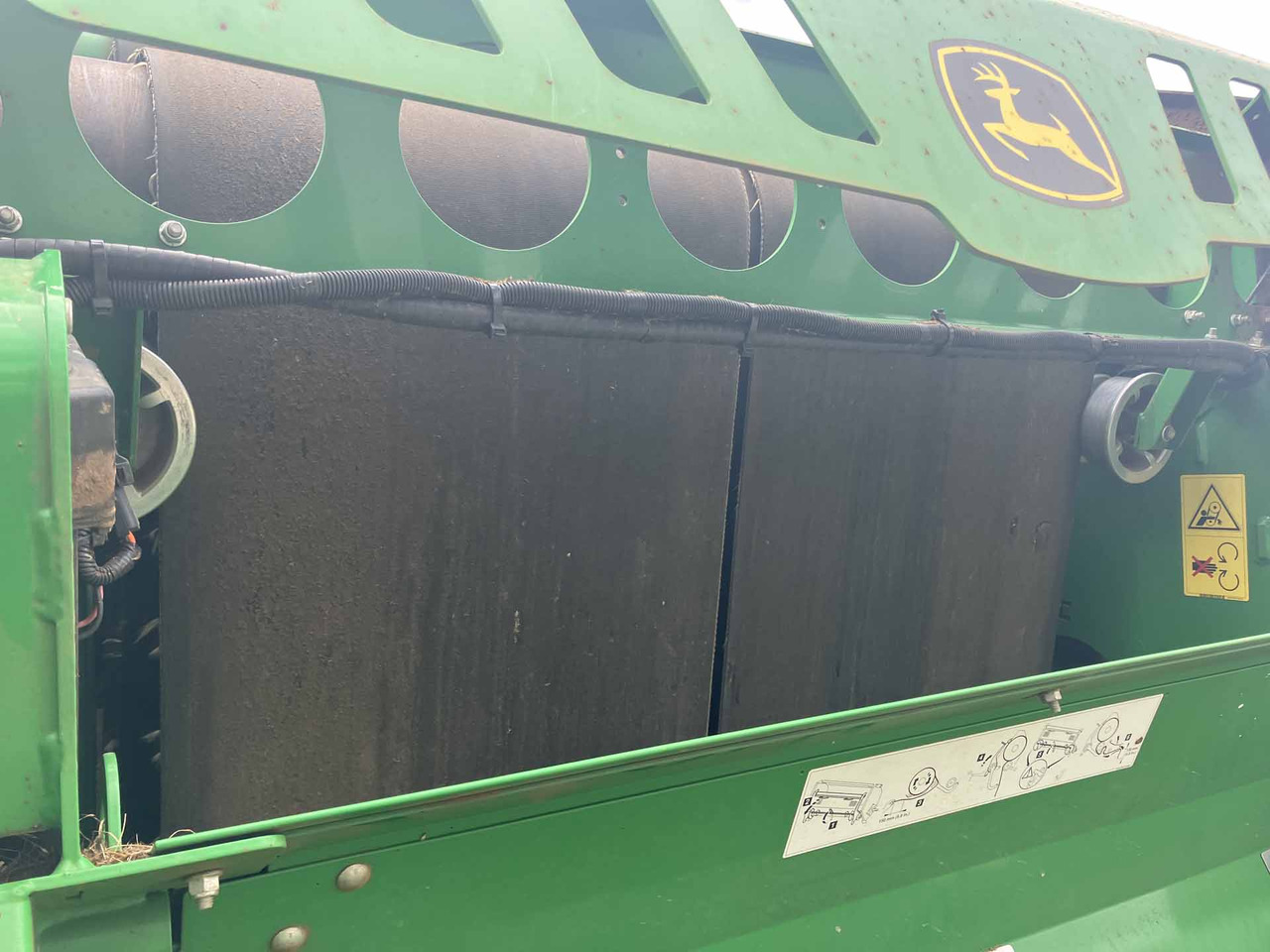 John Deere V451R - ماكينات نشر التبن: صورة 4 John Deere V451R - ماكينات نشر التبن: صورة 4