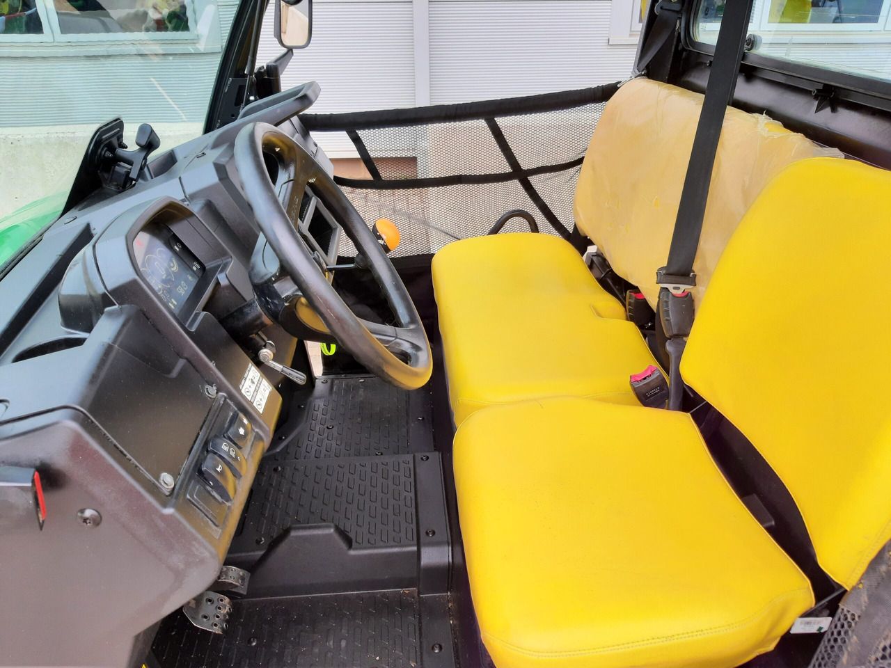 John Deere XUV865M Gator - عربة جميع التضاريس/ رباعية العجلات: صورة 5 John Deere XUV865M Gator - عربة جميع التضاريس/ رباعية العجلات: صورة 5
