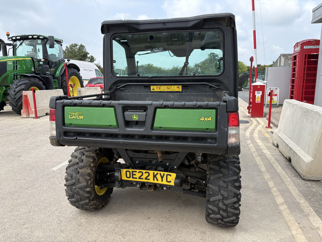 John Deere XUV865M Gator - عربة جميع التضاريس/ رباعية العجلات: صورة 4 John Deere XUV865M Gator - عربة جميع التضاريس/ رباعية العجلات: صورة 4