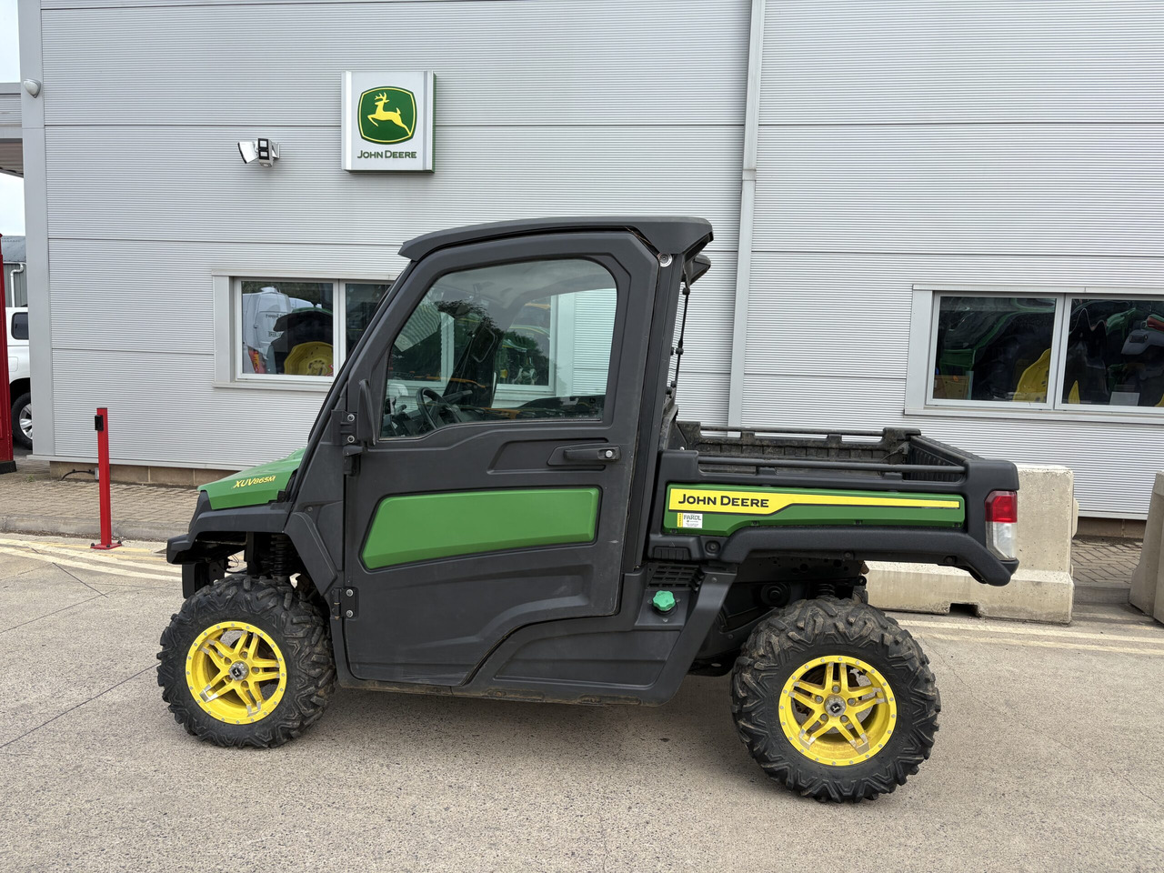 John Deere XUV865M Gator - عربة جميع التضاريس/ رباعية العجلات: صورة 5 John Deere XUV865M Gator - عربة جميع التضاريس/ رباعية العجلات: صورة 5