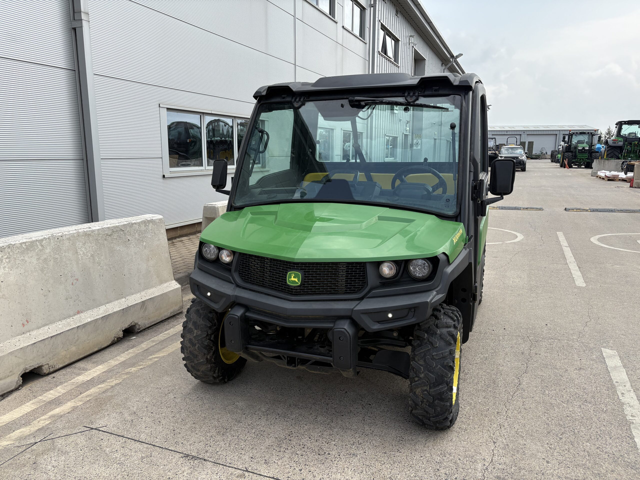 John Deere XUV865M Gator - عربة جميع التضاريس/ رباعية العجلات: صورة 3 John Deere XUV865M Gator - عربة جميع التضاريس/ رباعية العجلات: صورة 3
