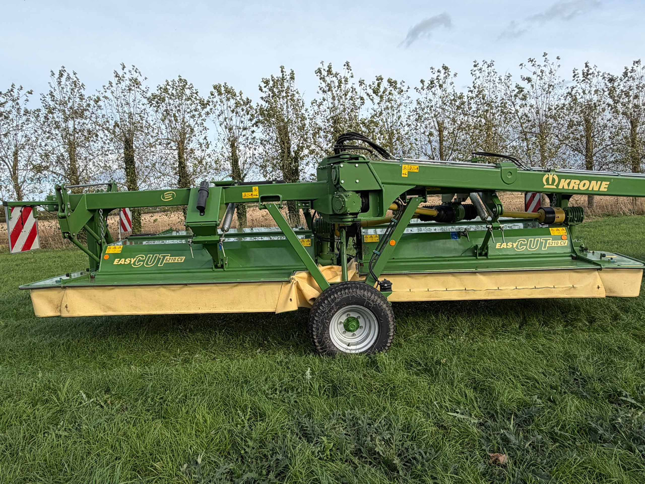 Krone Easy Cut 6210CV - ماكينات نشر التبن: صورة 2 Krone Easy Cut 6210CV - ماكينات نشر التبن: صورة 2