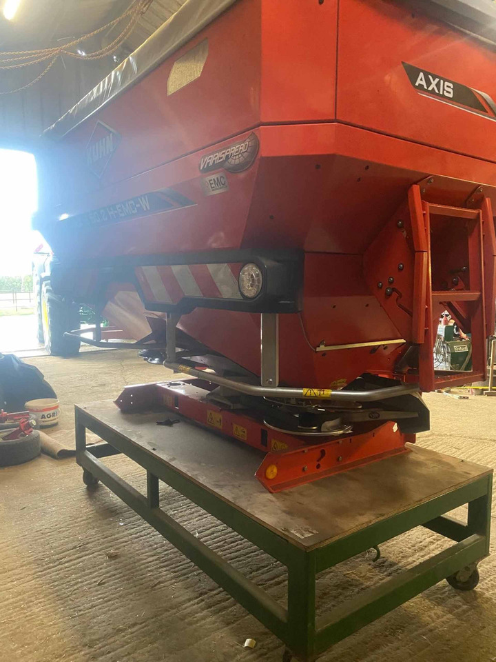 Kuhn Axis 50.2 H-EMC-W - آلة نشر السماد: صورة 4 Kuhn Axis 50.2 H-EMC-W - آلة نشر السماد: صورة 4