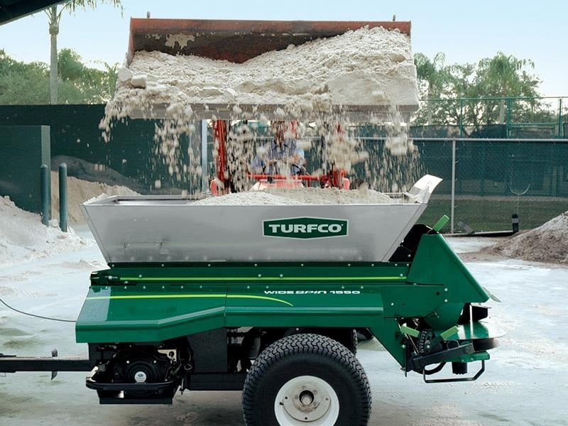 Turfco Towed 1550 WideSpin Broadcast Topdresser - معدات البستنة: صورة 3 Turfco Towed 1550 WideSpin Broadcast Topdresser - معدات البستنة: صورة 3