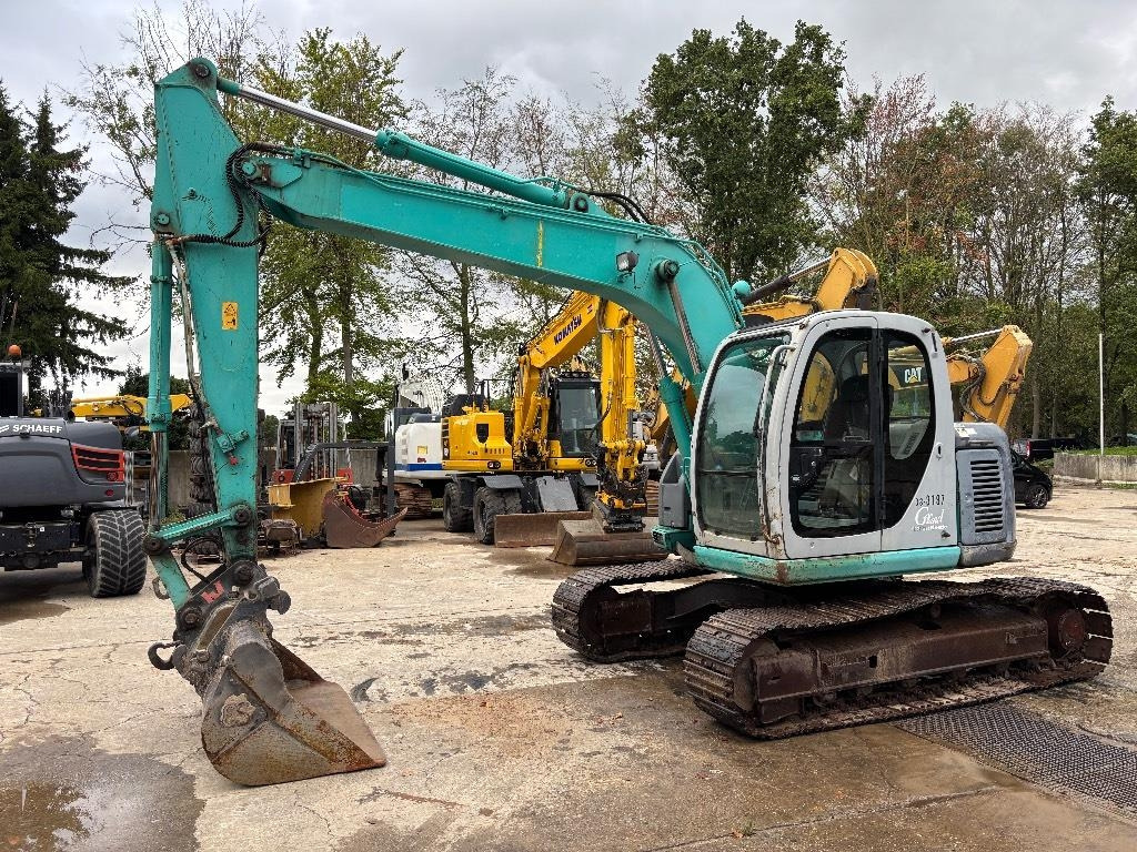 Kobelco SK 135 - حفار زاحف: صورة 1 Kobelco SK 135 - حفار زاحف: صورة 1
