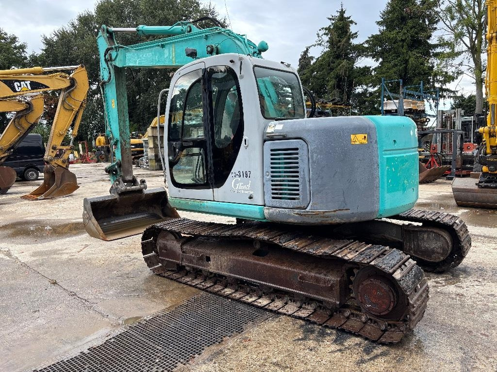 Kobelco SK 135 - حفار زاحف: صورة 2 Kobelco SK 135 - حفار زاحف: صورة 2