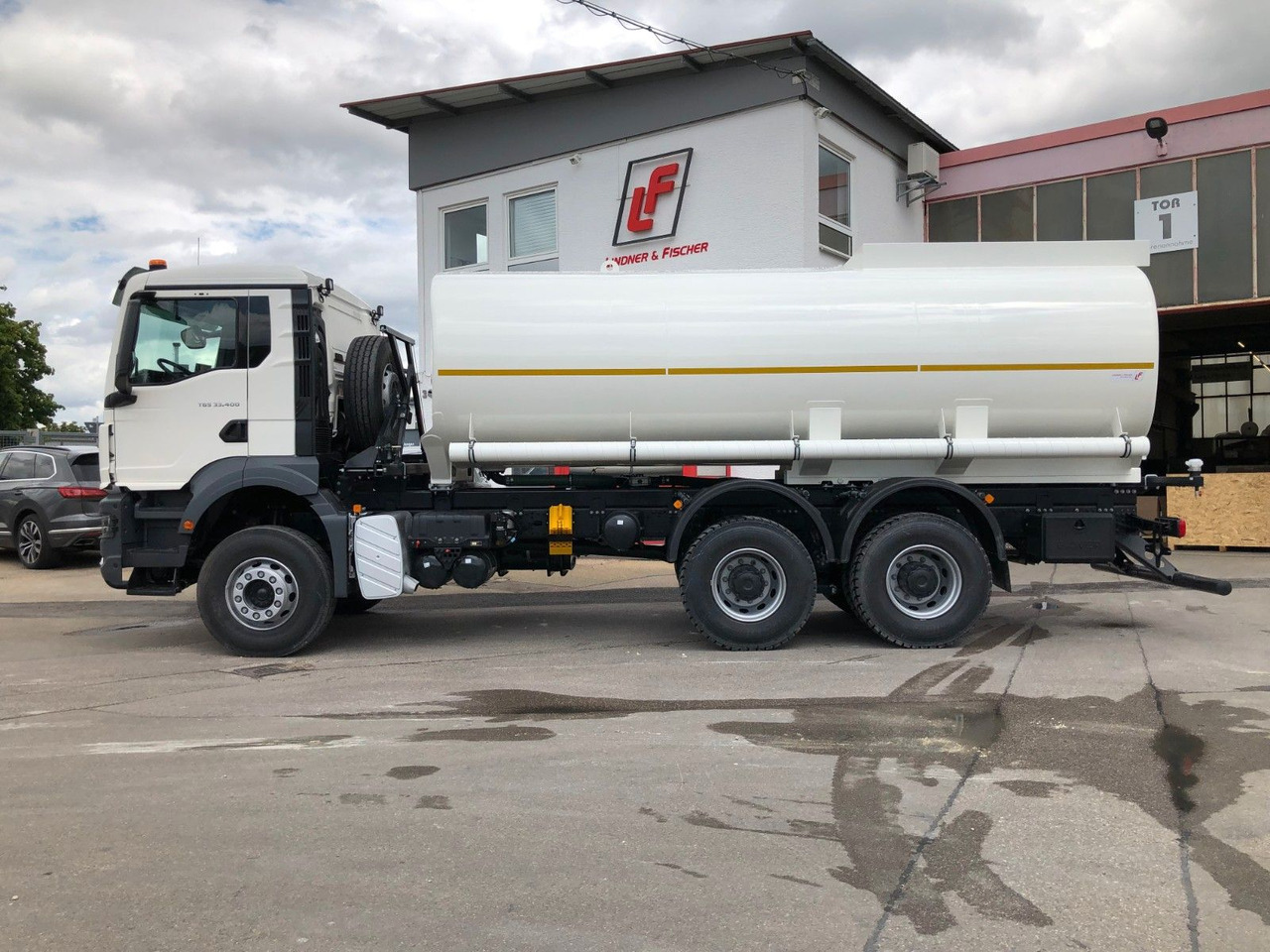 MAN TGS 33.440 6x4 Wasser Tank 20.000 - شاحنة صهريج, شاحنة كرين: صورة 1 MAN TGS 33.440 6x4 Wasser Tank 20.000 - شاحنة صهريج, شاحنة كرين: صورة 1