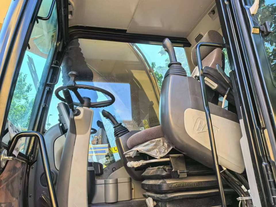 Beautiful High Quality Second-Hand CAT M315D2 Wheel Excavator Used Digger Machinery Engine After-sales Warranty Service - حفار ذو عجلات: صورة 5 Beautiful High Quality Second-Hand CAT M315D2 Wheel Excavator Used Digger Machinery Engine After-sales Warranty Service - حفار ذو عجلات: صورة 5