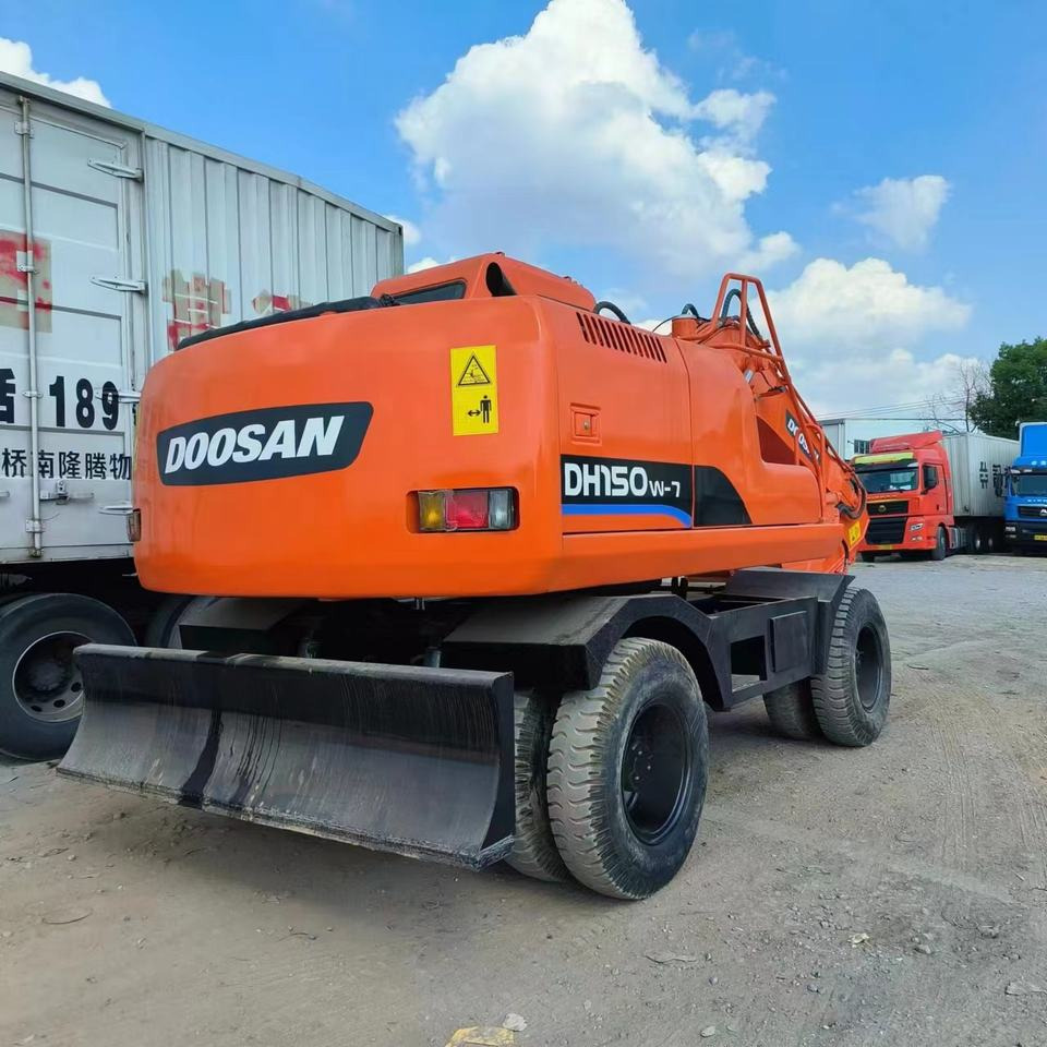 Doosan DH 150 LC-7 - حفار ذو عجلات: صورة 1 Doosan DH 150 LC-7 - حفار ذو عجلات: صورة 1