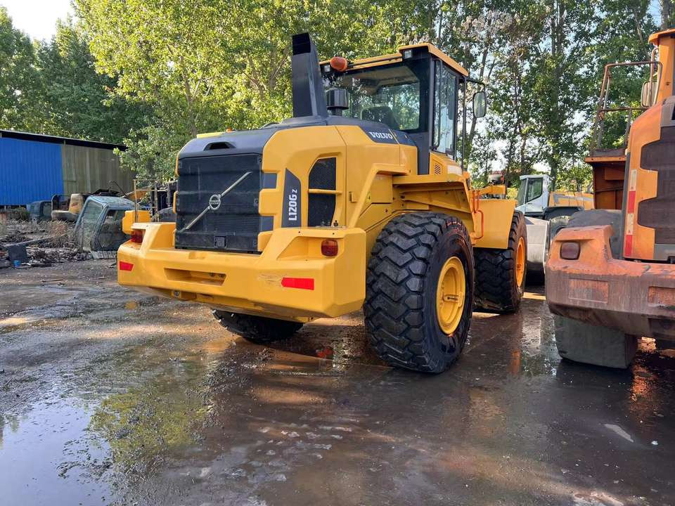 Good Condition Used L120Gz Wheel Loader VOLVO Used VOLVO L120G Loader Used Wheel Loader for Sale - اللودر بعجل: صورة 2 Good Condition Used L120Gz Wheel Loader VOLVO Used VOLVO L120G Loader Used Wheel Loader for Sale - اللودر بعجل: صورة 2